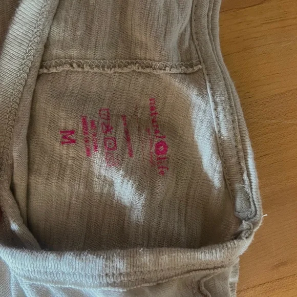 NATURAL LIFE Heathered Gray Top with Pink Logo - Picture 5 of 5